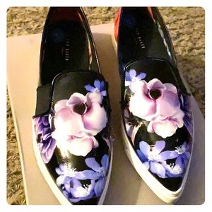 Ted Baker Thais Floral Pointy toe sneaker